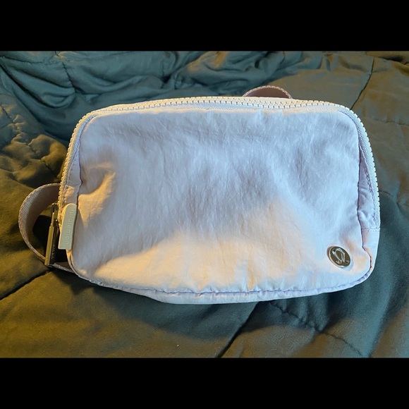 lululemon athletica Handbags - Everywhere belt bag